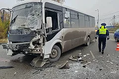 Виновник аварии с рейсовым автобусом в Березовском пояснил, почему грубо нарушил знаки