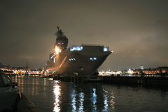 Франция может отменить контракт с Россией по "Мистралям"