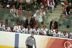 ХК «Автомобилист» сегодня сыграет первый матч с новым тренером