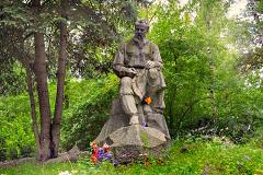 На Урале забыли про Бажова: в год писателя разруха даже на его могиле