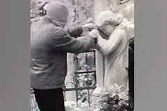 Шестидесятилетний вандал, отламывавший крылья ангелам, задержан в Петербурге