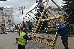 В Нижнем Тагиле устанавливают золотые остановки, которые сделали заключённые