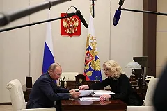 Экономист: российские чиновники перепутали бедных с нищими