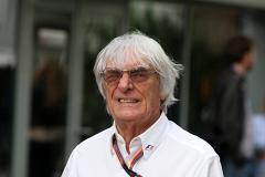 Берни Экклстоун уволен с поста исполнительного директора «Формулы-1»