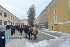Екатеринбургских студентов массово эвакуируют из-за сообщений о минировании