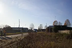 Жители деревни напали на Land Rover водителя, объезжавшего пробку по обочине