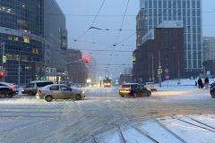 Эксперты объяснили, почему Екатеринбург ежедневно стоит в ужасных пробках