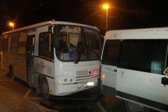 Водители двух маршрутных автобусов подрались после ДТП в Екатеринбурге