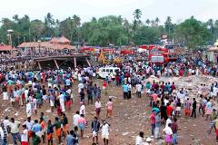 По делу о пожаре в храме в Индии задержаны пять подозреваемых