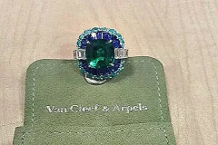 В Домодедово задержали женщину с кольцом за 37 миллионов