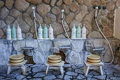 В доме на Эльмаше на год отключили газ из-за самодельных душевых