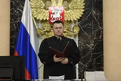 После жалобы свердловчанки Верховный суд запретил отказывать в зачислении в 10-й класс