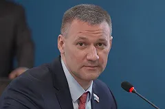 Автор резонансного высказывания о ездоках на самокатах идет в Госдуму от Свердловской области