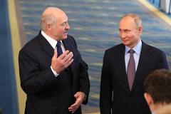 Лукашенко пожаловался на выкручивающую руки Россию