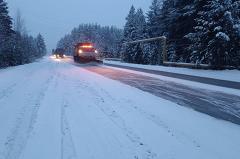 ГИБДД предупредила свердловских водителей о снегопаде