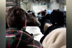Сегодня утром в екатеринбургском метро выстроилась огромная очередь