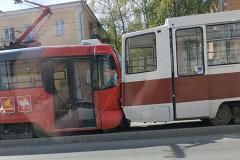 «Весь вагон в крови»: в уральском городе столкнулись трамваи