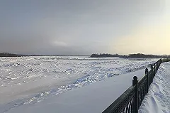 Спасенный из полыньи на Белоярском водохранилище умер в больнице