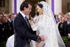 Француженкам запретили брать фамилию мужа в браке