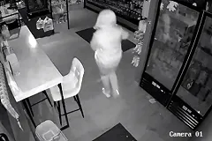 В Екатеринбурге подростки ограбили «ЖизньМарт» на 80 тысяч рублей