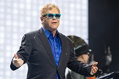 Элтон Джон решил обсудить с Путиным отношение к геям