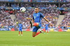 Старт Евро-2016: крученый мяч Пайе принес первую победу фаворитам турнира