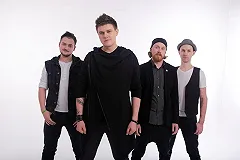 На «Новой волне» группа N.E.V.A. спела дуэтом с Ириной Дубцовой