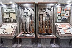 Полиция назвала «сувенирными» автоматы, найденные у пассажира метро в Москве