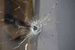 Влюбленной житель Гомеля расстрелял окно девушки из травматики