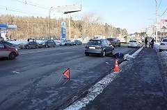 На улице Высоцкого водитель иномарки сбил насмерть человека на тротуаре