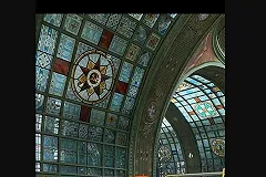 Храм Воскресения Христова украсили изображением серпа, молота и красной звезды