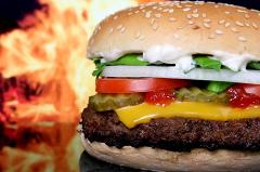 Россиянка обвинила Макдоналдс в том, что из-за их рекламы нарушила пост и съела чизбургер