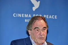 Песков оценил влияние фильма Стоуна на отношение к России