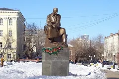 Сквер и памятник Попову возле Главпочтамта закрывают забором на реконструкцию