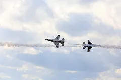 Истребитель американской пилотажной группы разбился в присутствии Обамы