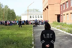 Школьникам, у которых нет по 17 тысяч на выпускной, посоветовали искать спонсора