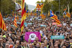 На акцию в поддержку смещенного правительства вышли полмиллиона каталонцев