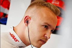 Гонщики объяснили неуважение к Мазепину деньгами его отца-олигарха