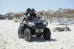 Сотрудник отеля в Шарм-эль-Шейхе в шутку «стрелял» в туристов