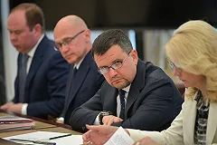 Кабмин разрешил пользоваться бумажными паспортами «до гробовой доски»