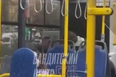 В Екатеринбурге пассажир троллейбуса напал на водителя