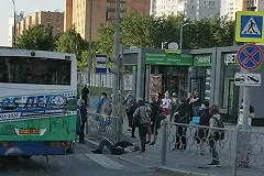 На Токарей — Крауля автобус сбил переходившего дорогу пешехода