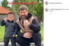 Кадыров подарил Mercedes блогеру-лилипуту