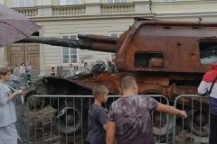 Снаряд взорвался на выставке боеприпасов на Украине