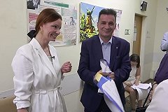 В больнице Екатеринбурга сорвали и растоптали плакат о способах контрацепции