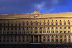 Ущерб от поджога Павленским двери ФСБ оценили в 500 тысяч рублей