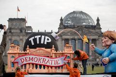В Берлине на акцию против торгового соглашения ЕС и США вышли 250 тыс. человек