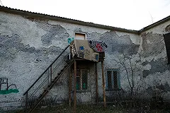 Власти обещают переселить из аварийного жилья более 18 тысяч свердловчан