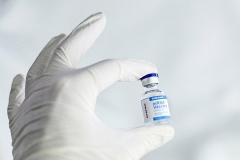 Свердловский врач рассказал об эффективности прививки против «омикрона»