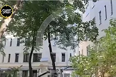 Комик из Свердловской области Александр Незлобин продал последнюю квартиру в России